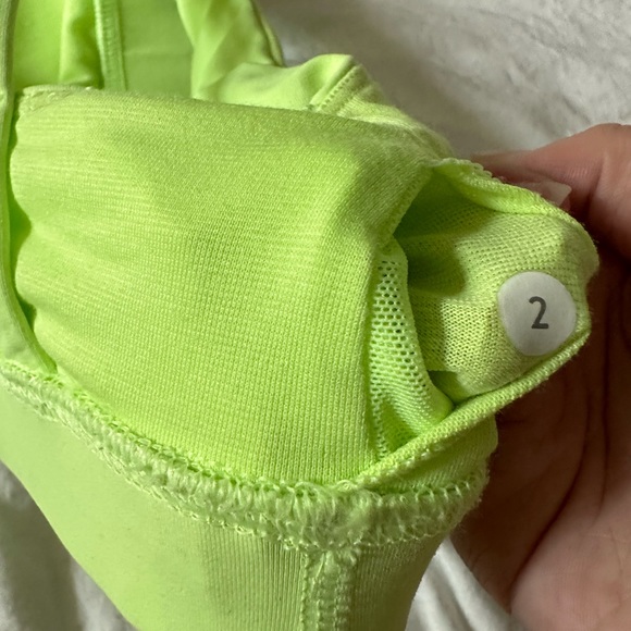 Neon lululemon sports bra size 2, NO PADS but has slots for them - Picture 2 of 3